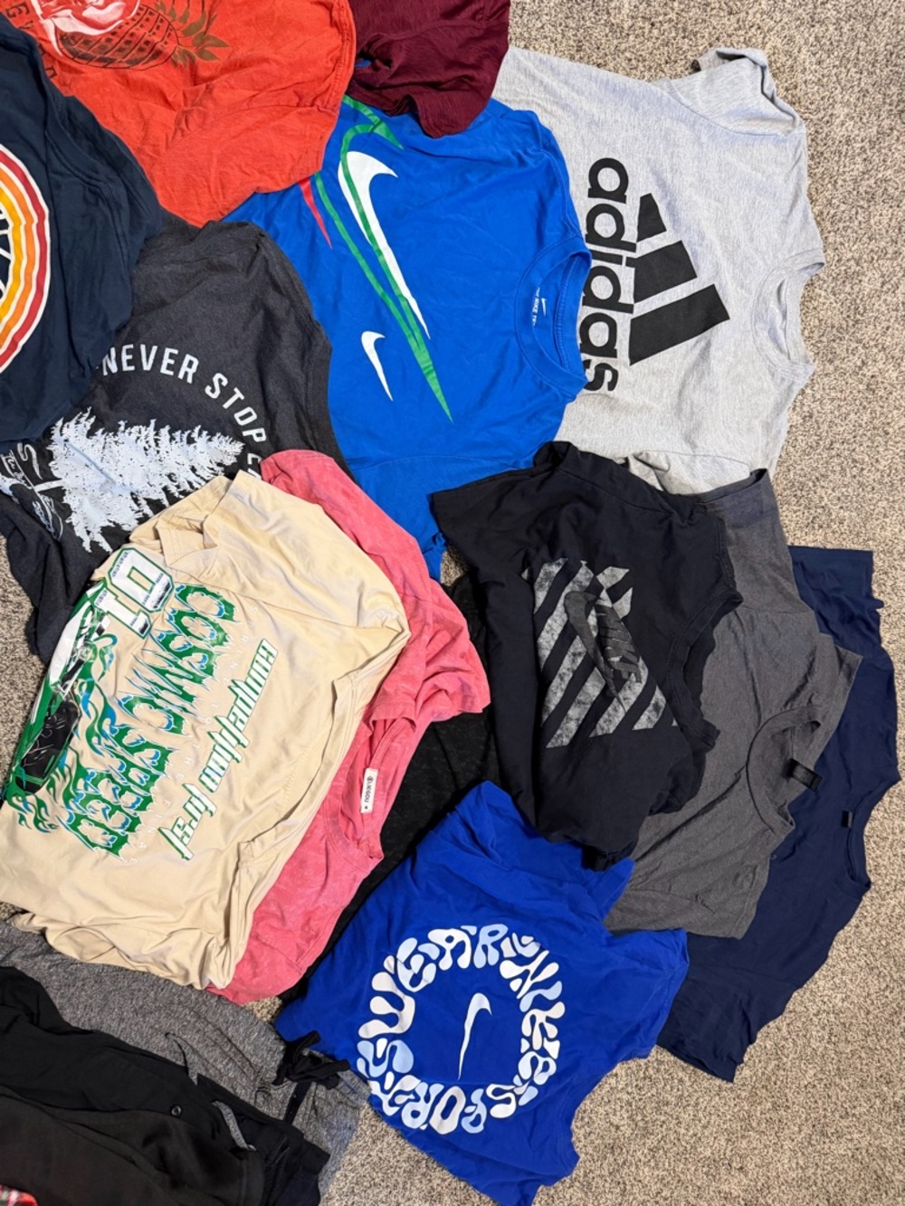 USED LOT OF MENS MEDIUM NIKE COLUMBIA TSHIRTS pants mixed - Picture 5 of 5